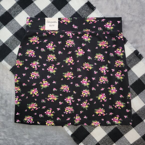 ❄️ XS | Aeropostale | Stretchy & Soft Floral Mini Skirt - Picture 3 of 6